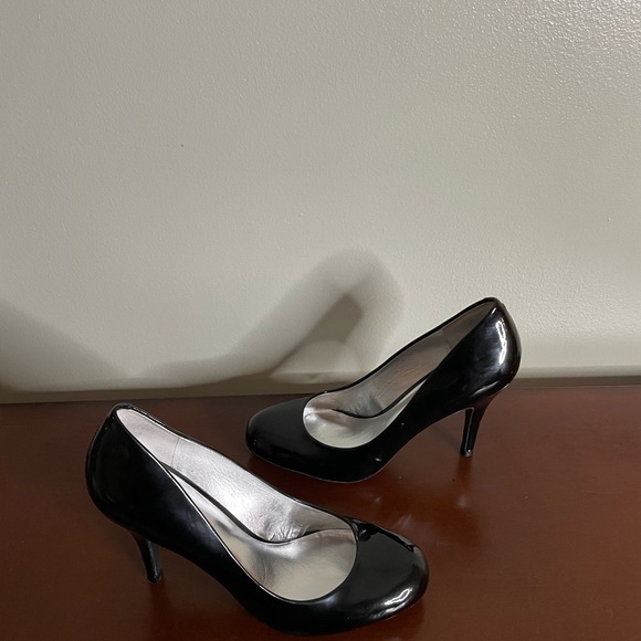 Jessica Simpson by Jessica, black patent heels. - Picture 7 of 9